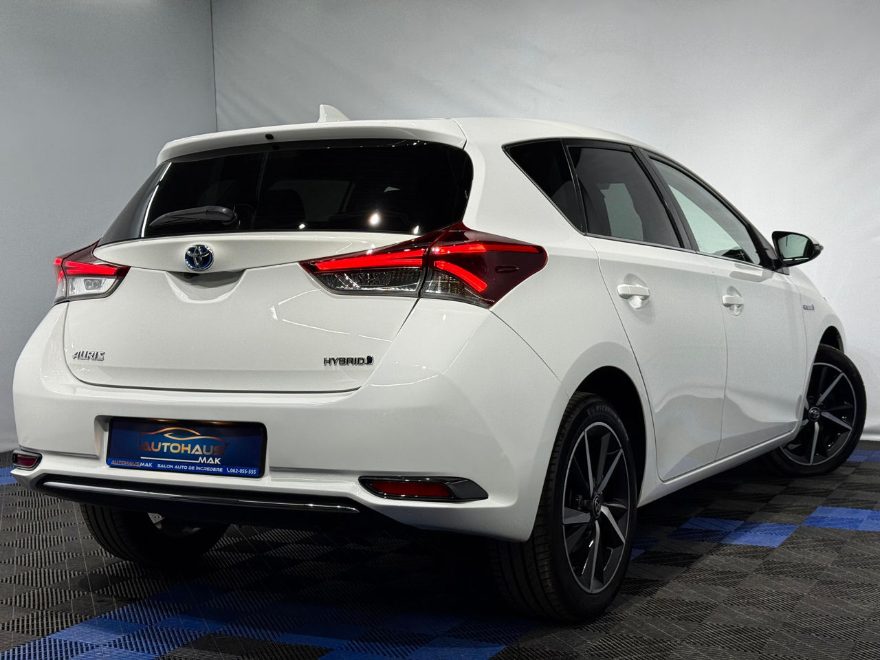 Toyota Auris 2012 - 2018 image