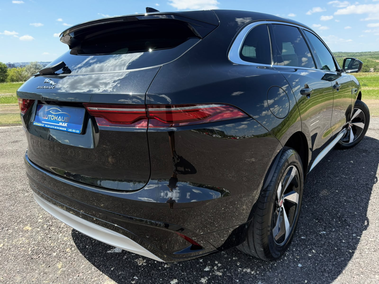 Jaguar F-PACE I (2015 - ) image