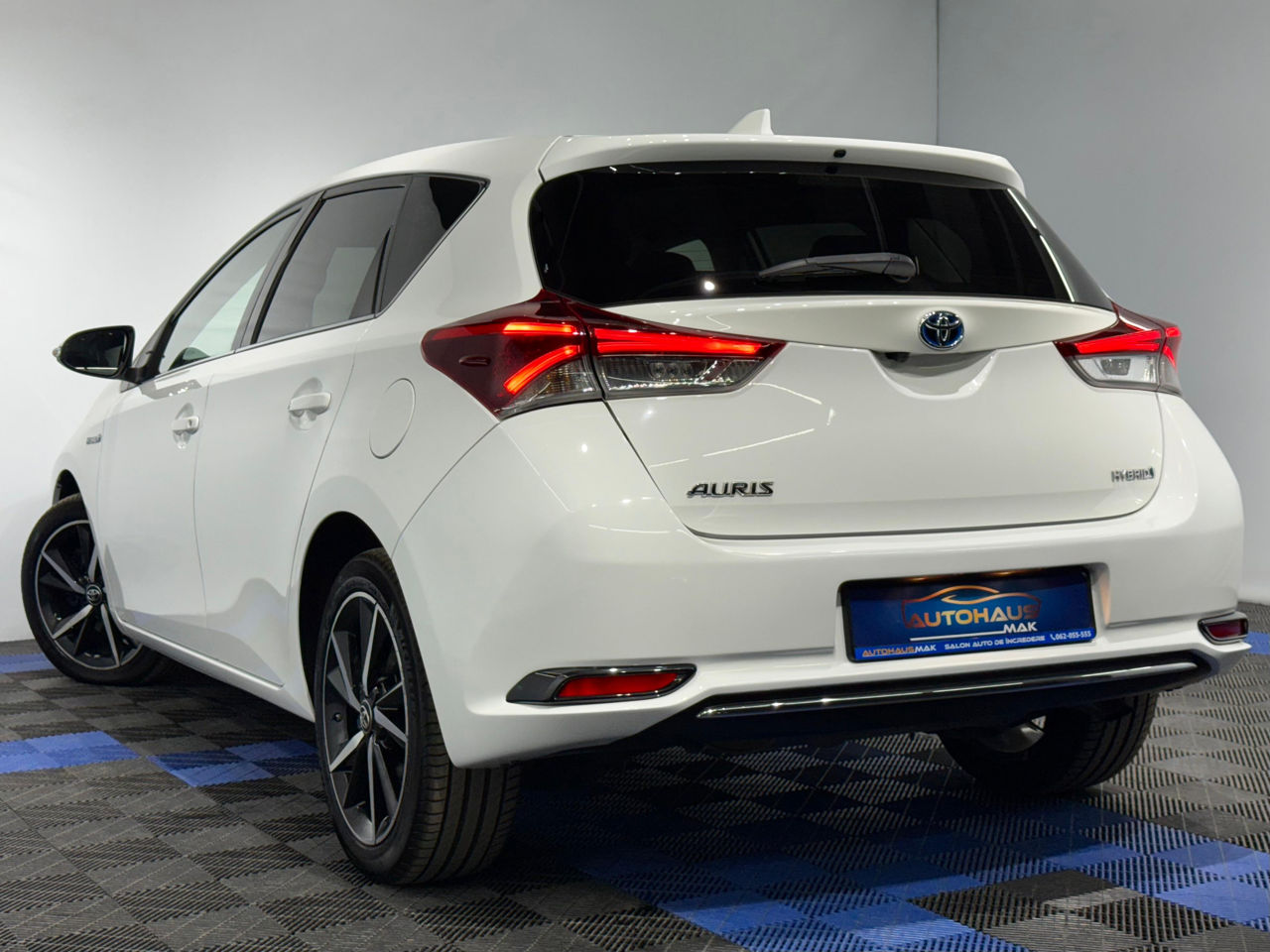 Toyota Auris 2012 - 2018 image