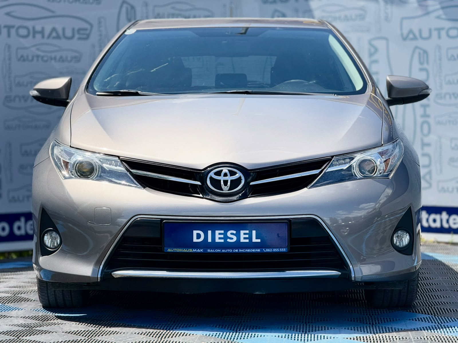 Toyota Auris 2012 - 2018 image