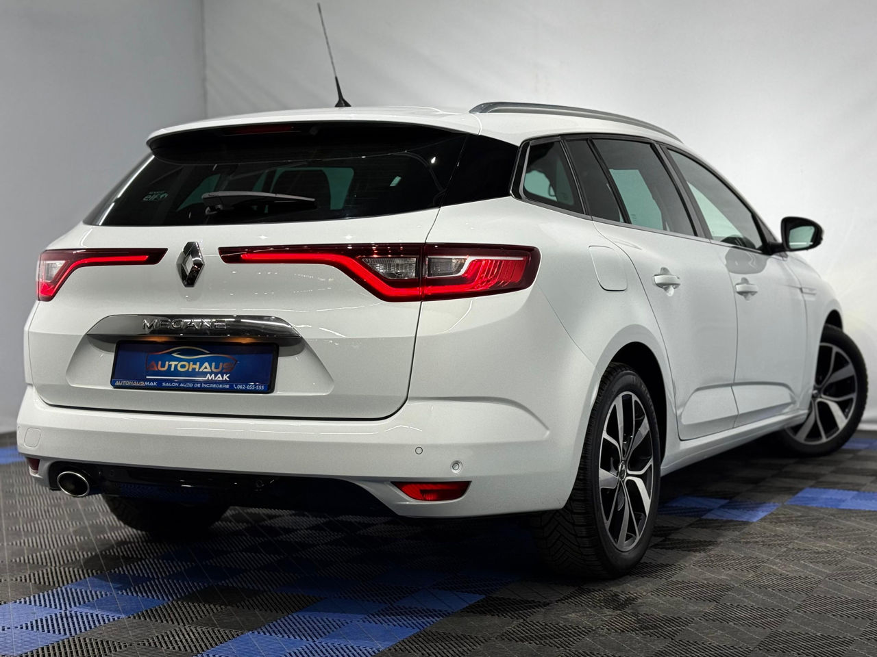 Renault Megane IV (2016 - ) image