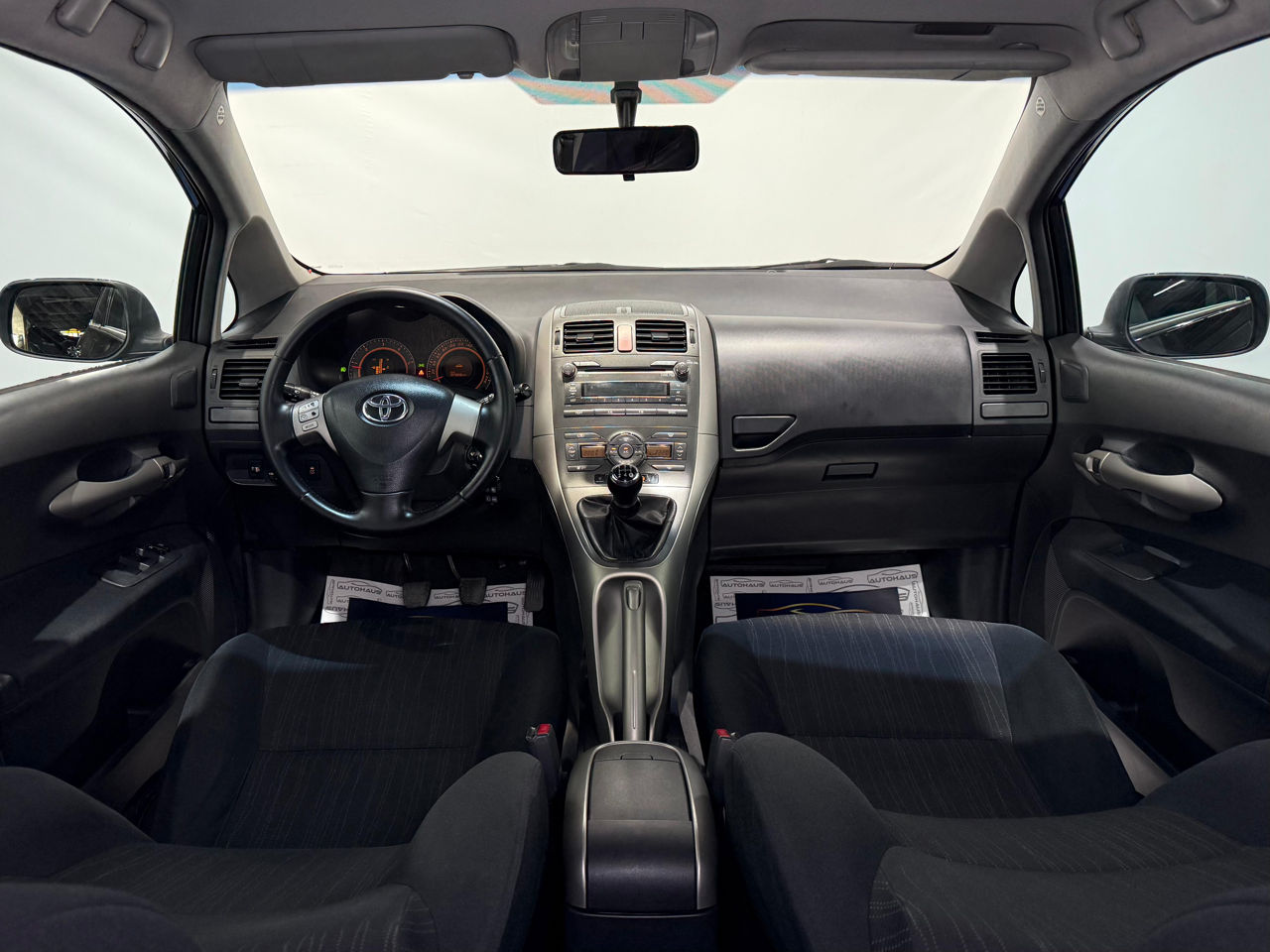 Toyota Auris 2006 - 2012 image