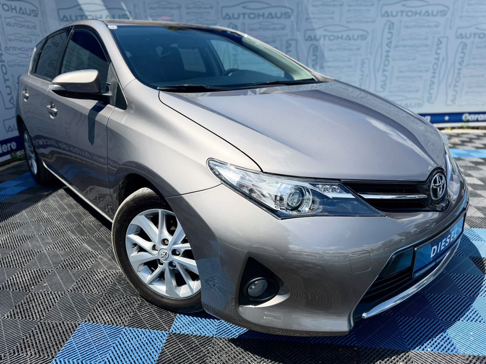 Toyota Auris 2012 - 2018 image