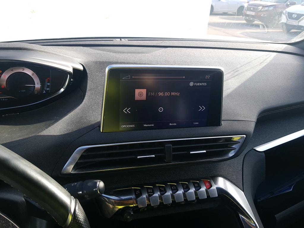 Peugeot 5008 II (2017 - ) image