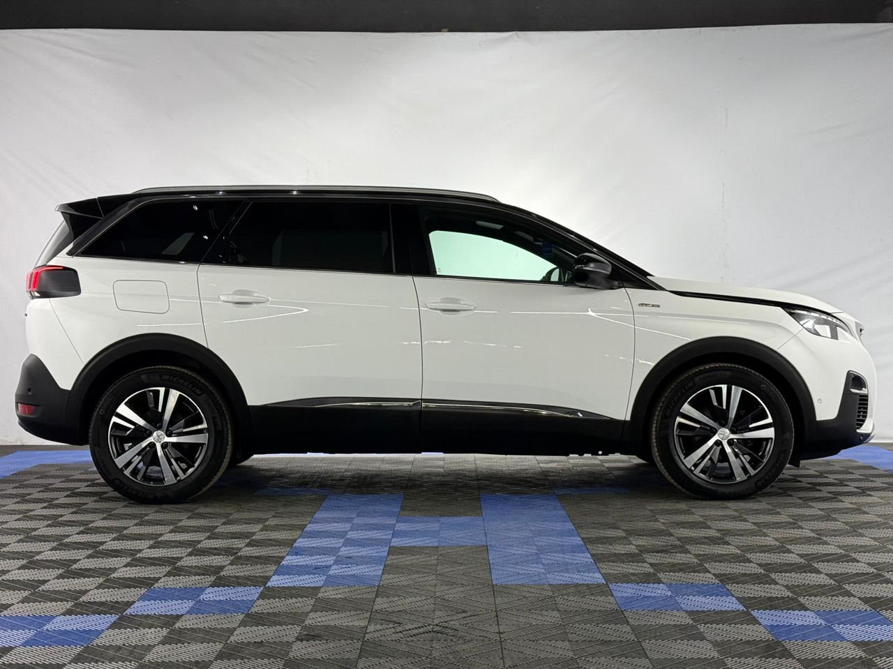Peugeot 5008 II (2017 - ) image