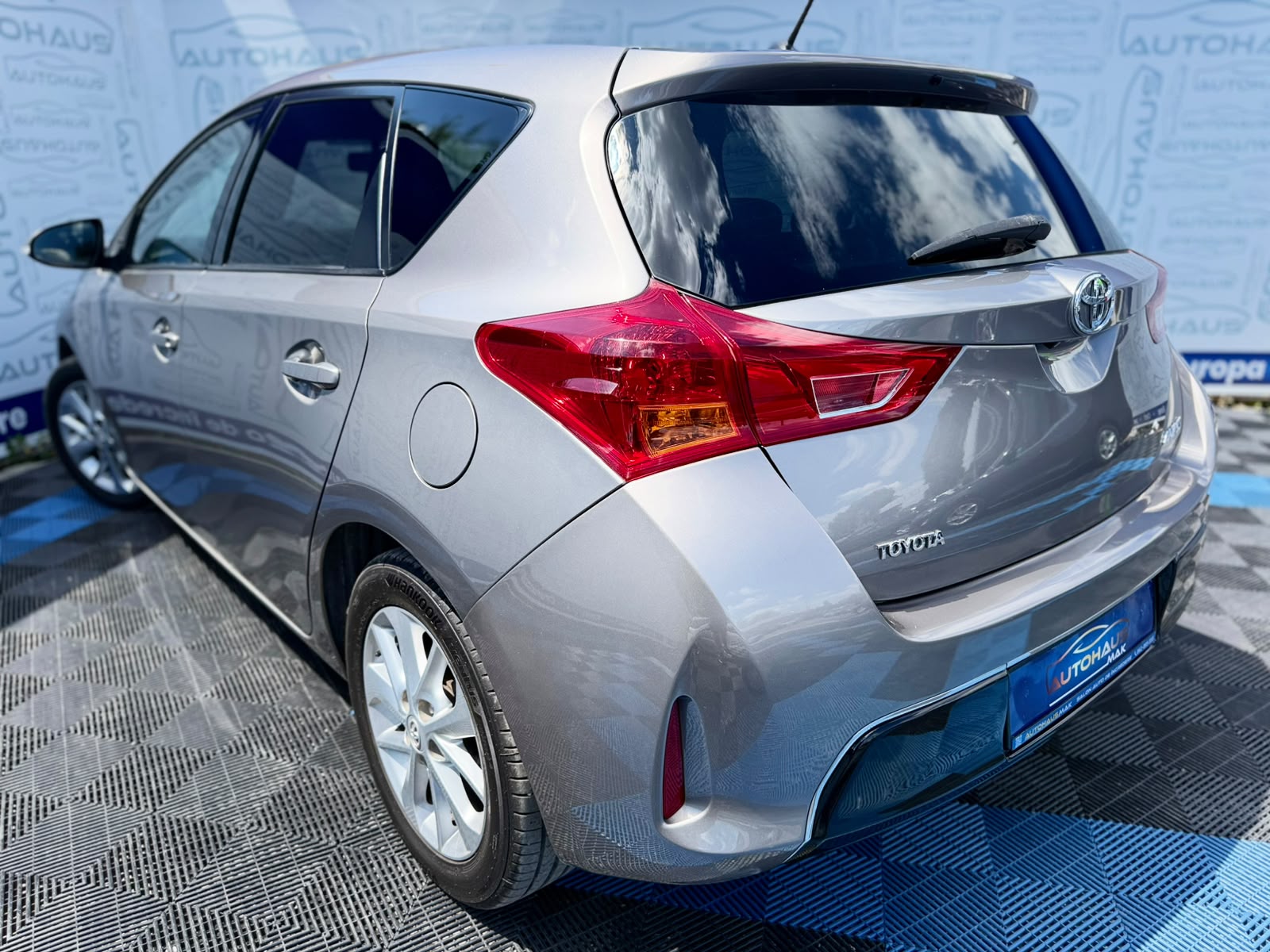 Toyota Auris 2012 - 2018 image