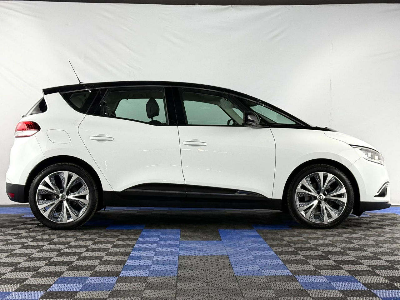 Renault Scenic IV (2016 - ) image