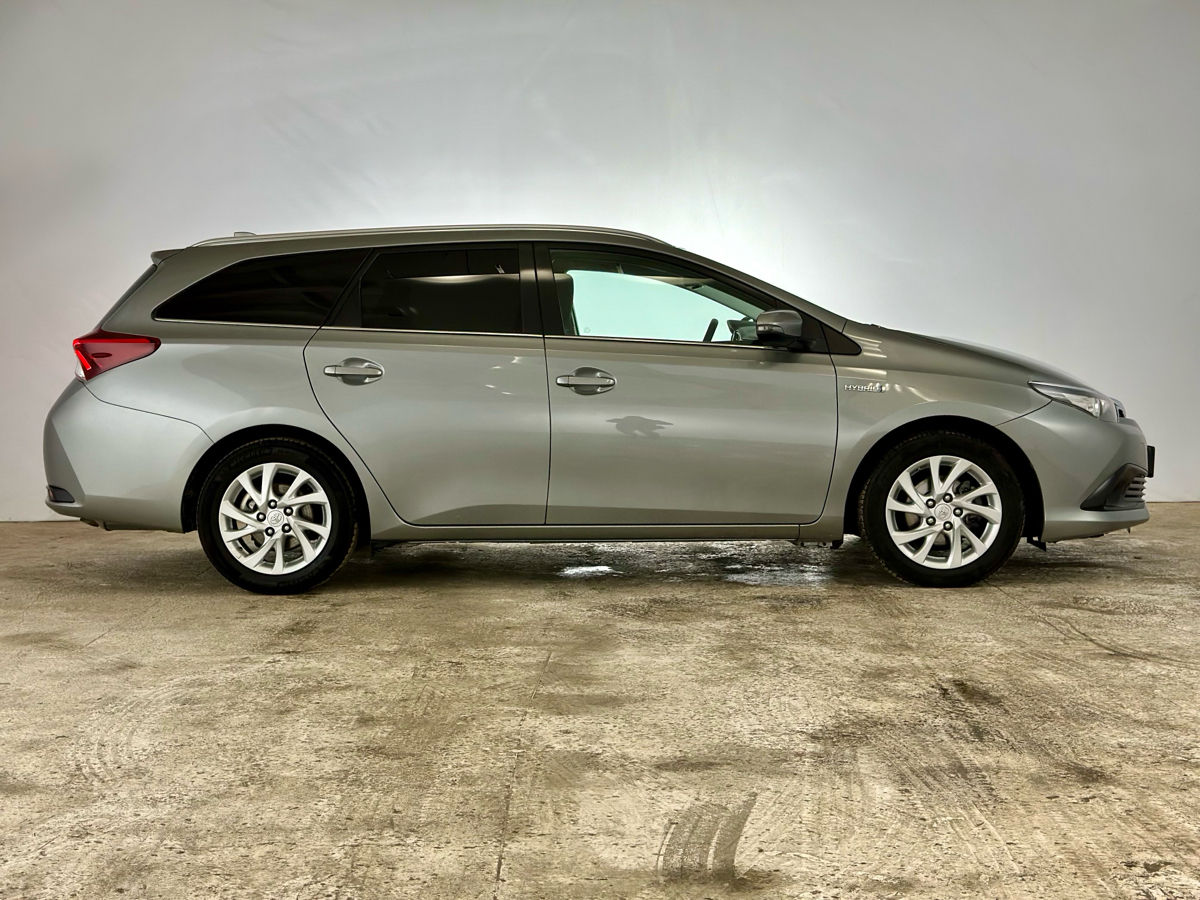 Toyota Auris 2012 - 2018 image