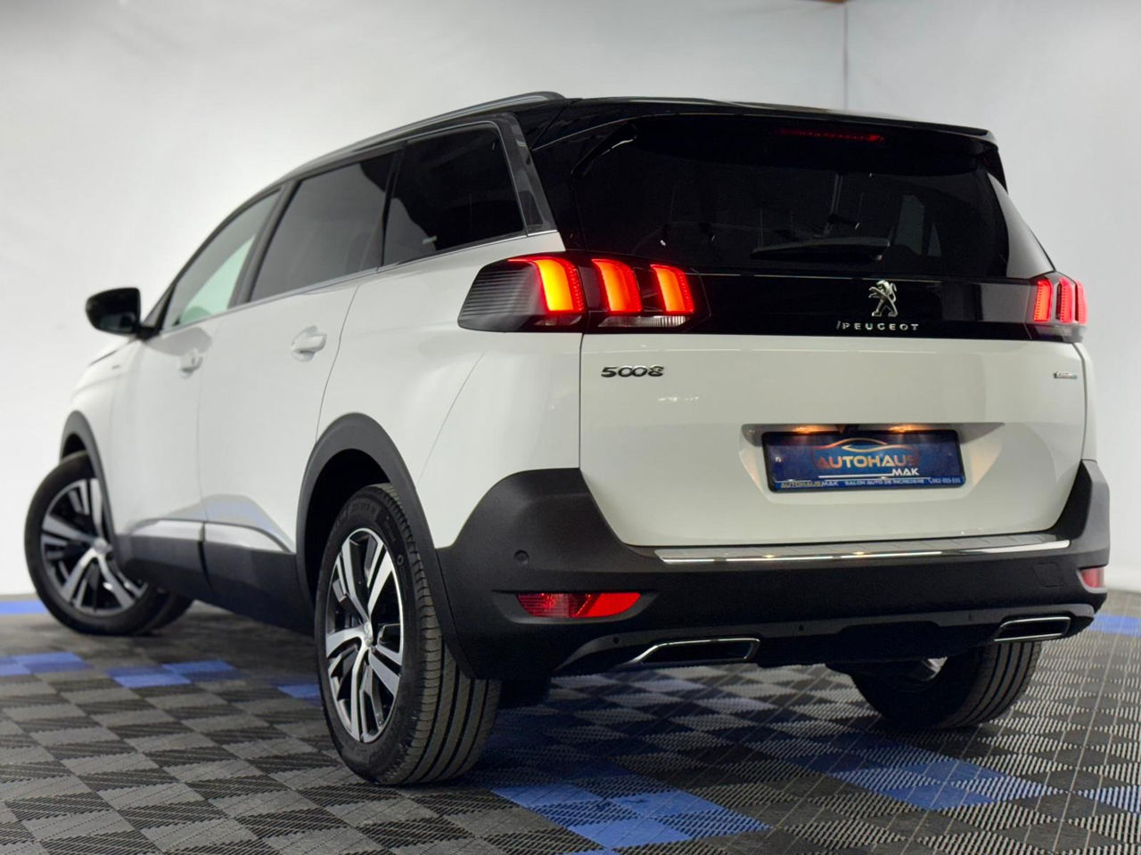 Peugeot 5008 II (2017 - ) image
