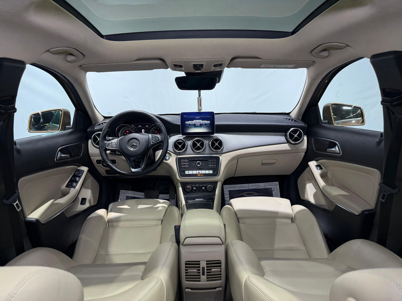 Mercedes-Benz GLA-Class X156 (2013 - 2019) image