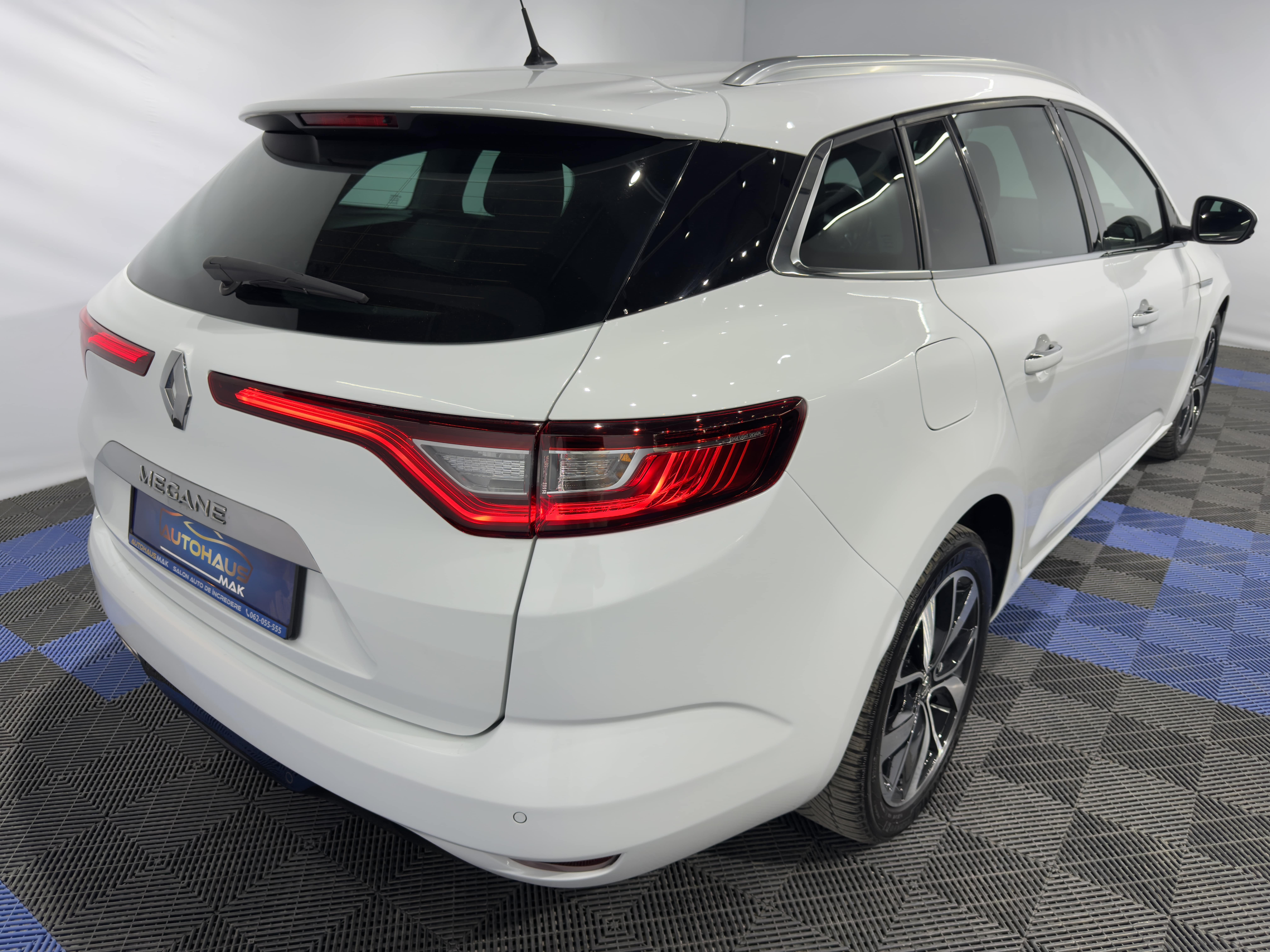 Renault Megane IV (2016 - ) image