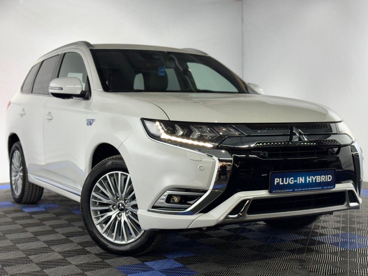 Mitsubishi Outlander I (2013 - 2018) image
