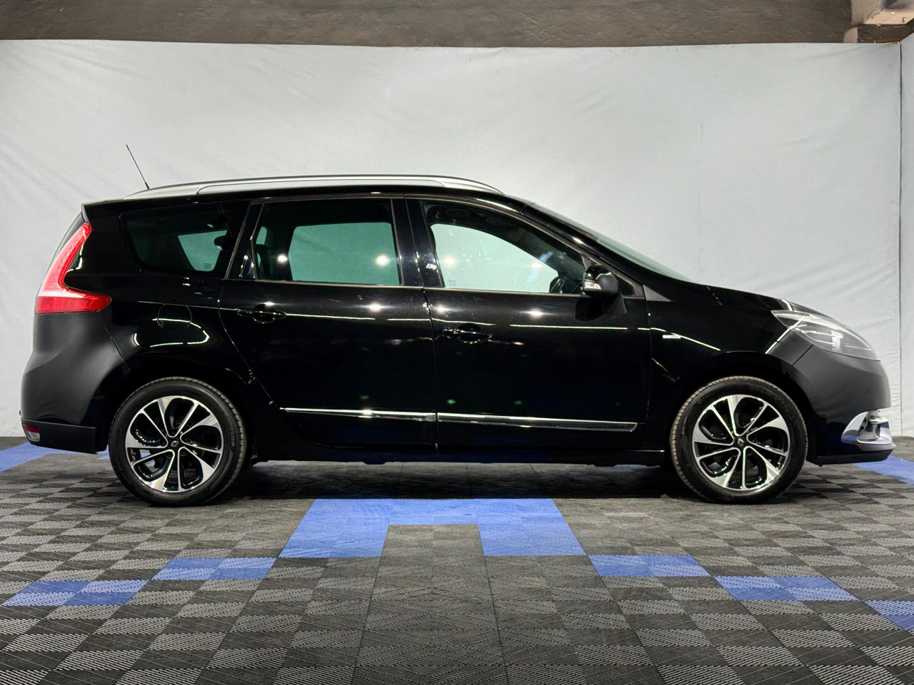 Renault Scenic III (2009 - 2016) image