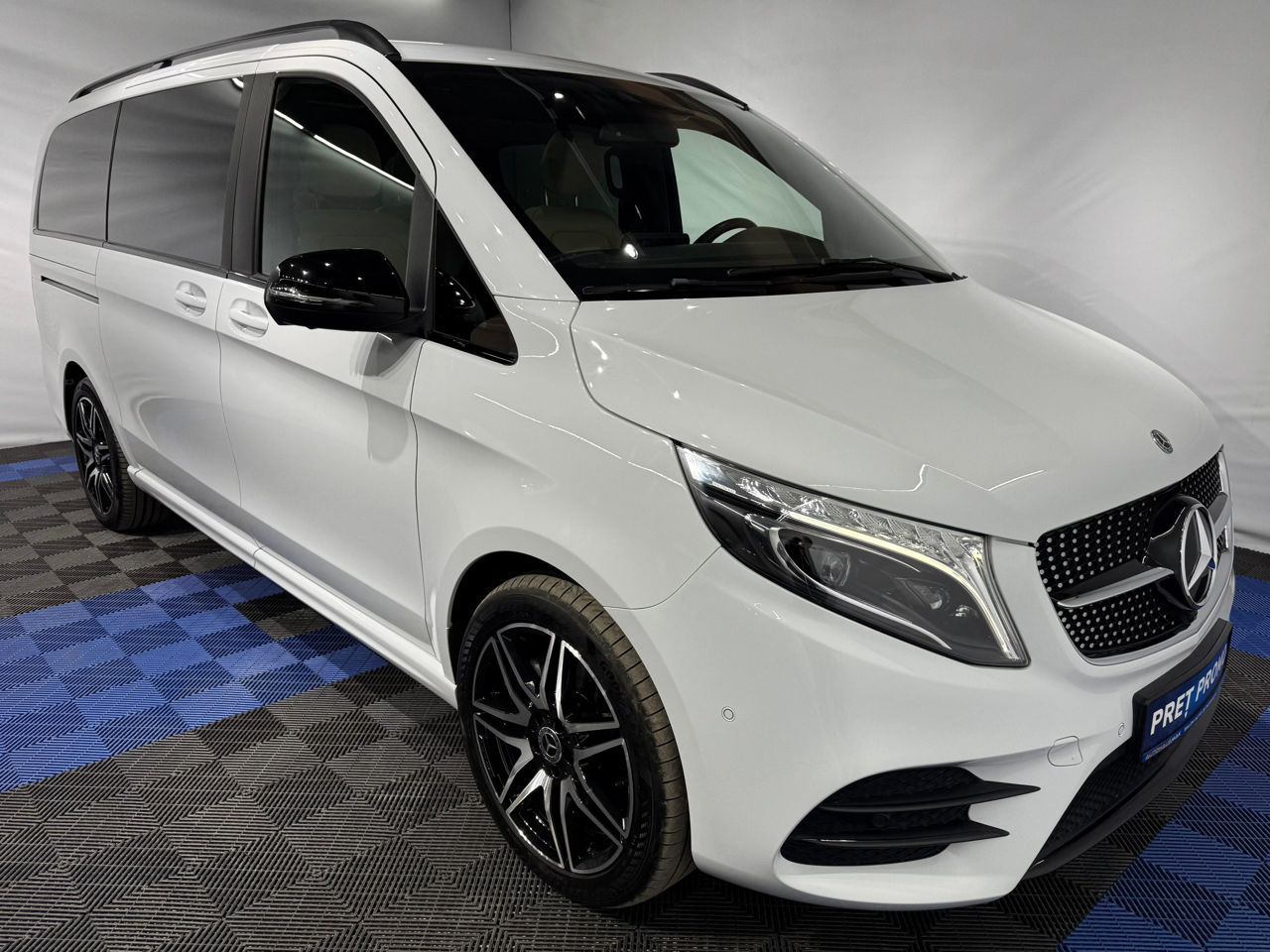 Mercedes-Benz V-Class W447 (2014 - ) image