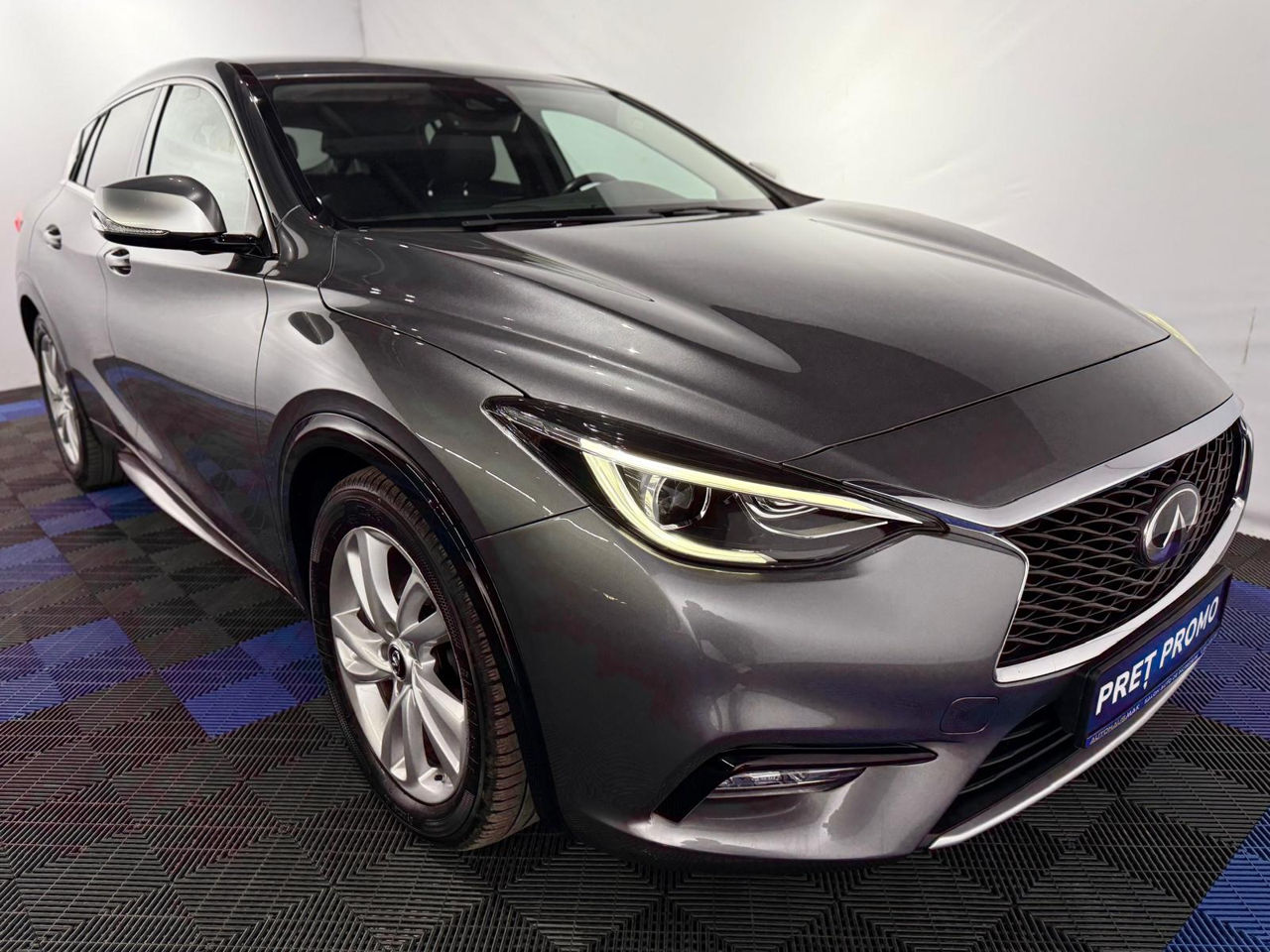 Infiniti Q30 I (2015 - 2020) image