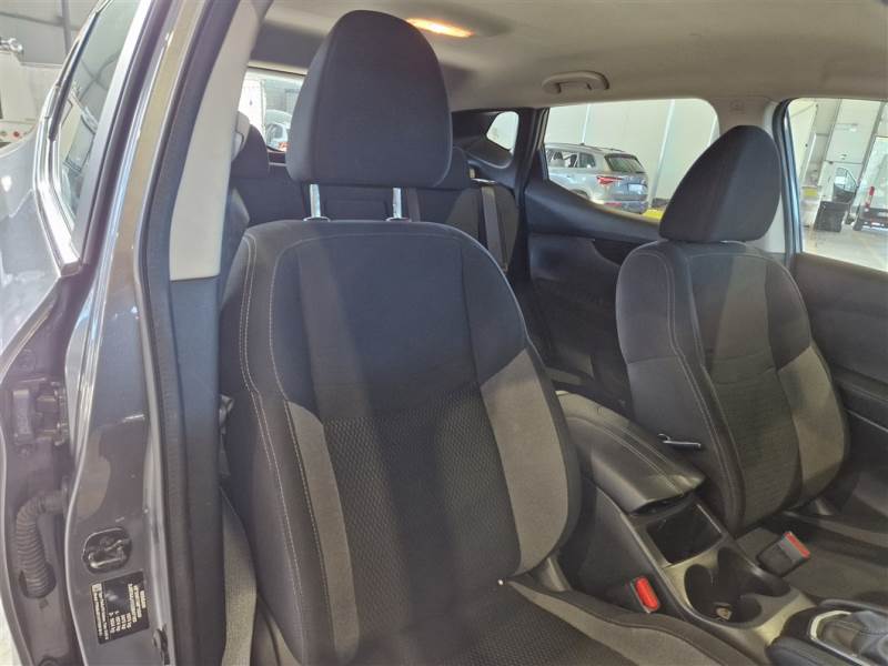 Nissan Qashqai J11 (2013 - 2021) image