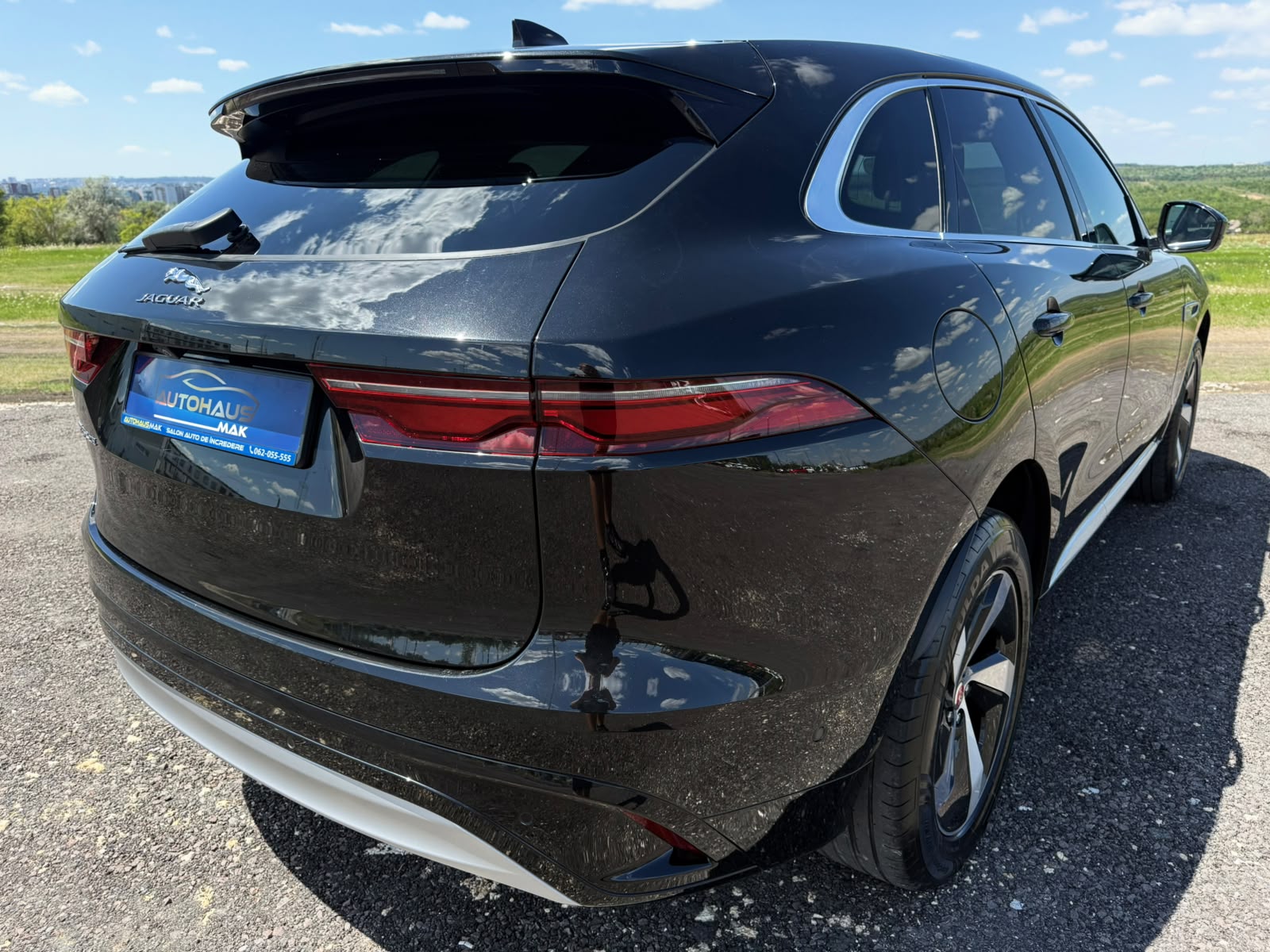 Jaguar F-PACE I (2015 - ) image