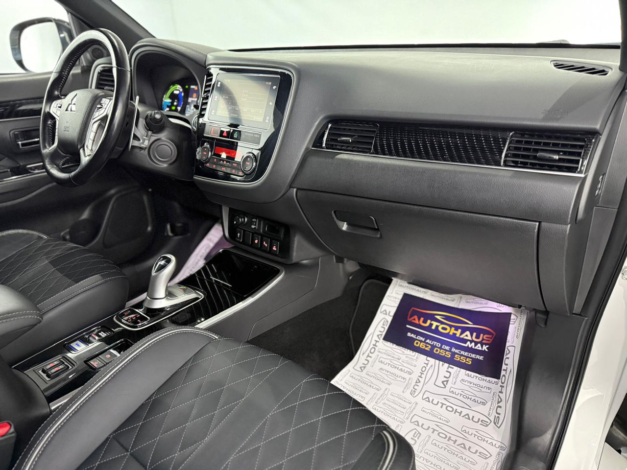 Mitsubishi Outlander I (2013 - 2018) image