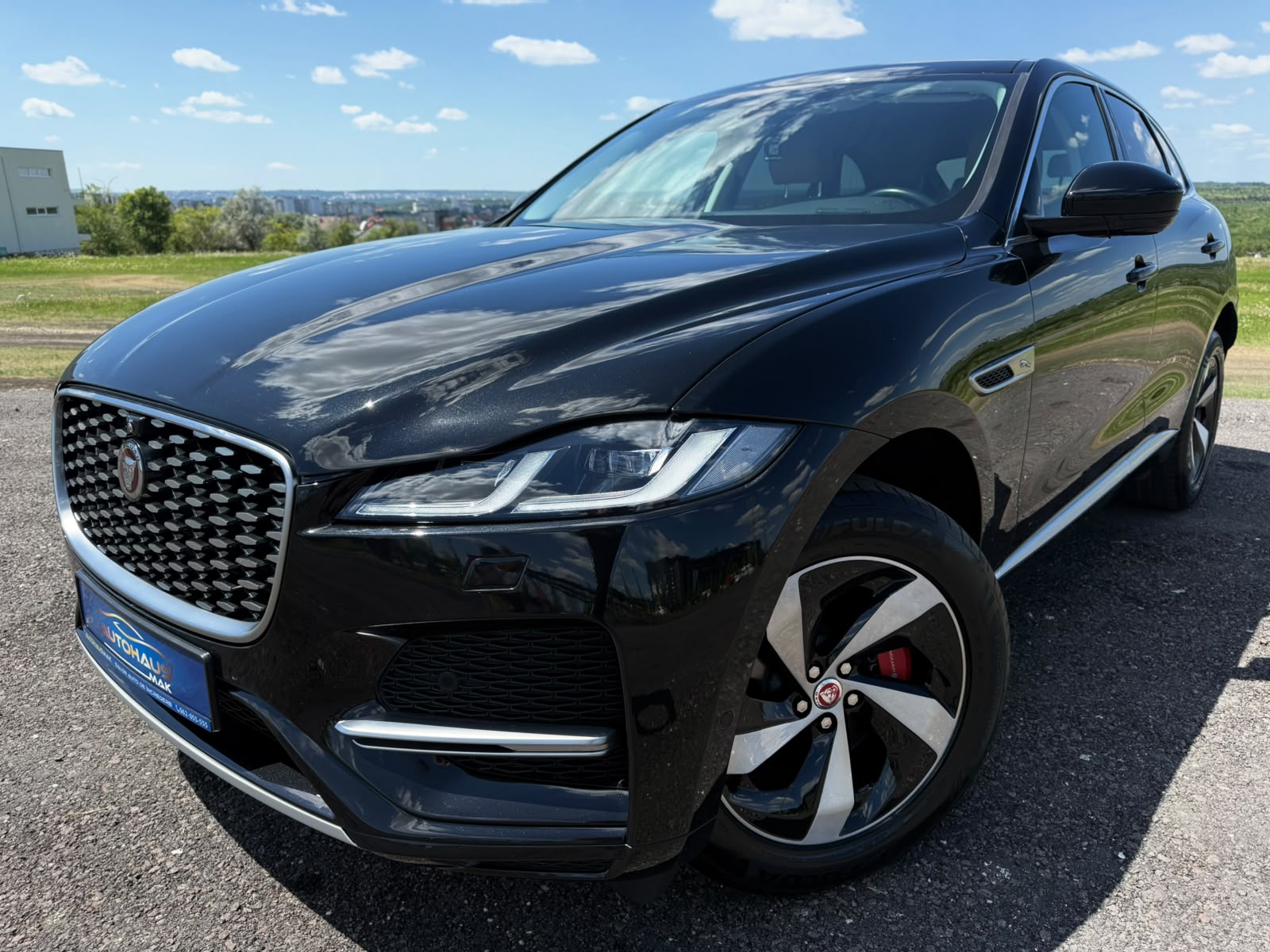 Jaguar F-PACE I (2015 - ) image