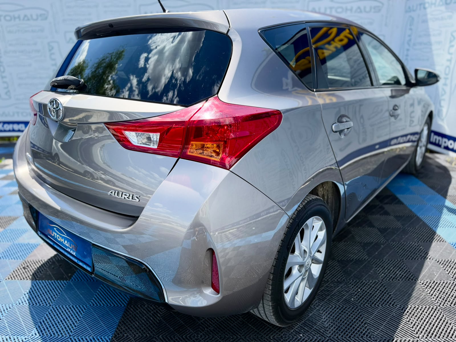 Toyota Auris 2012 - 2018 image
