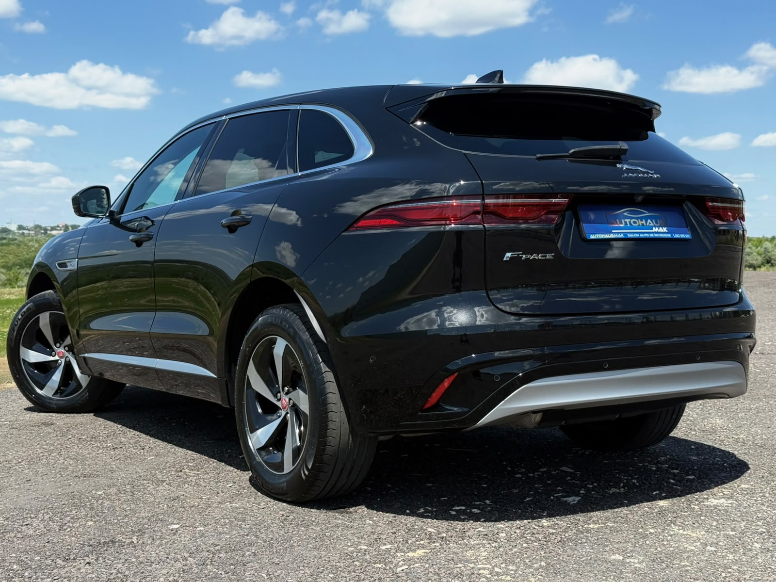 Jaguar F-PACE I (2015 - ) image
