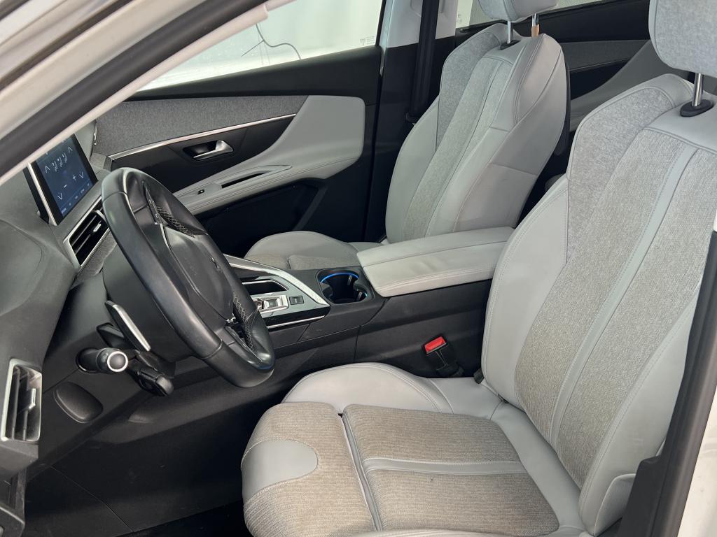Peugeot 5008 II (2017 - ) image